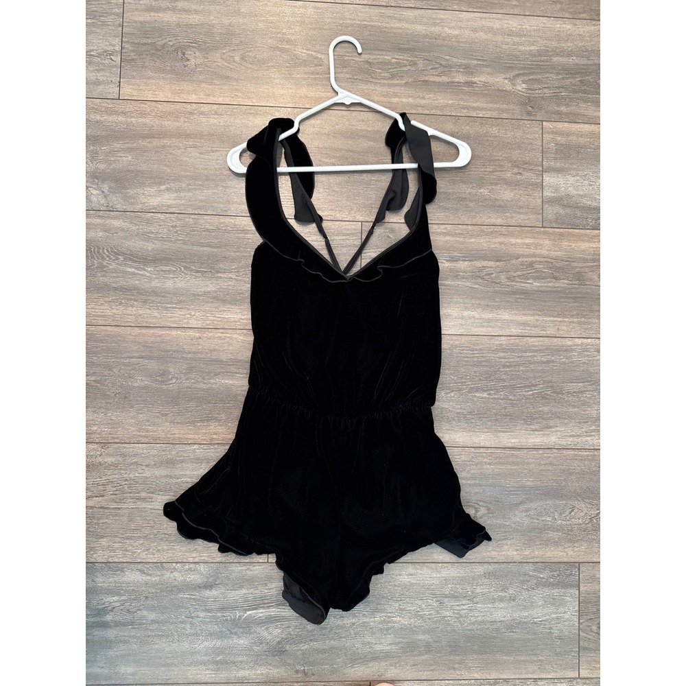 Victorias Secret Black Velvet Ruffle Romper V-Neck Crisscross Back Small - Picture 6 of 7